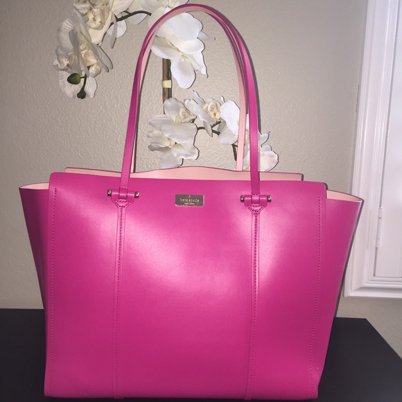 kate spade Handbags - Authentic Pink Kate Spade purse